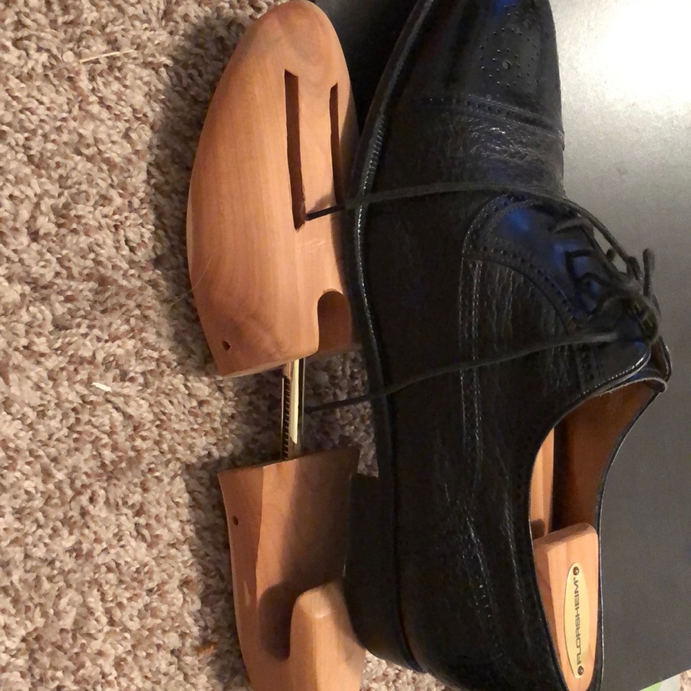 Men’s dress shoes